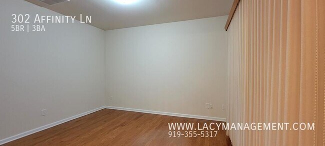 Foto del edificio - 302 Affinity Ln
