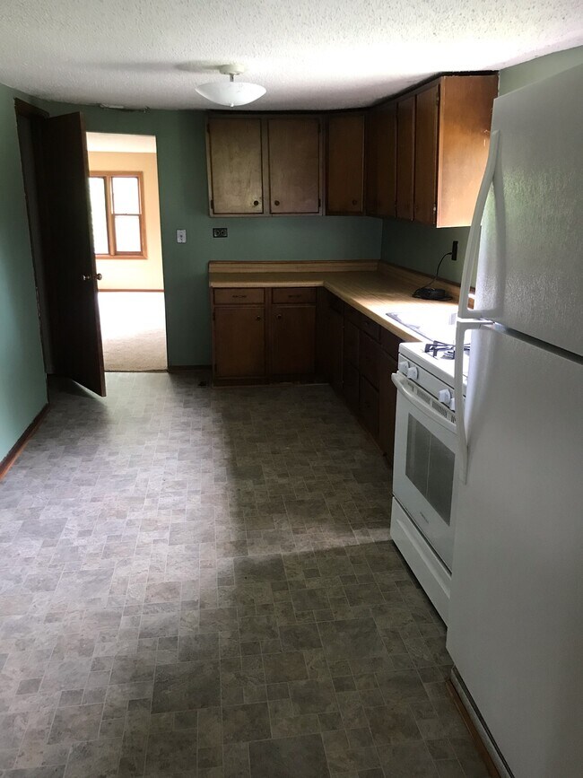 Kitchen - 6330 County 6 Rd SW