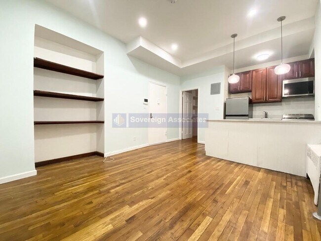 Foto del edificio - 240 W 104th St