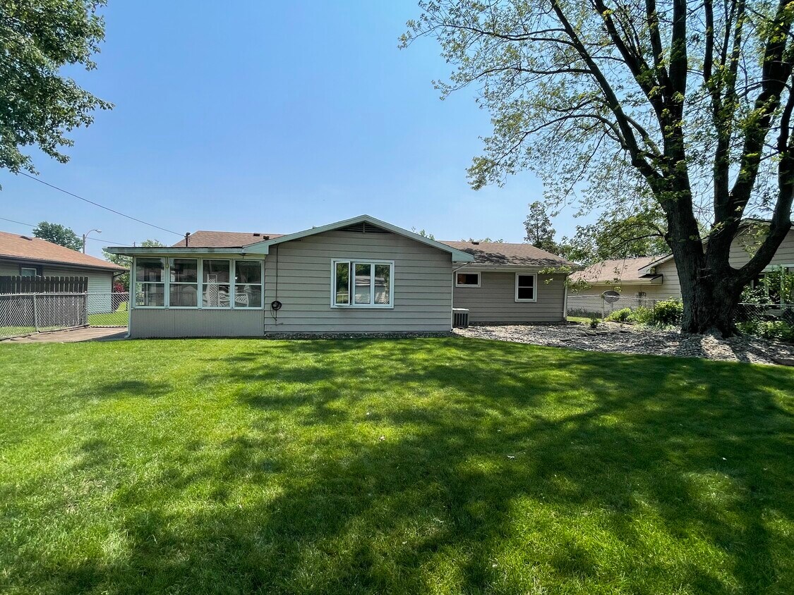 Foto principal - 2928 Coventry Ave