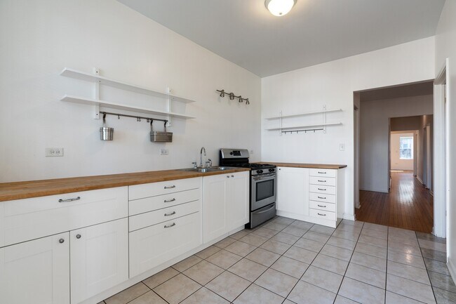 Foto del edificio - 4866 N Washtenaw Ave