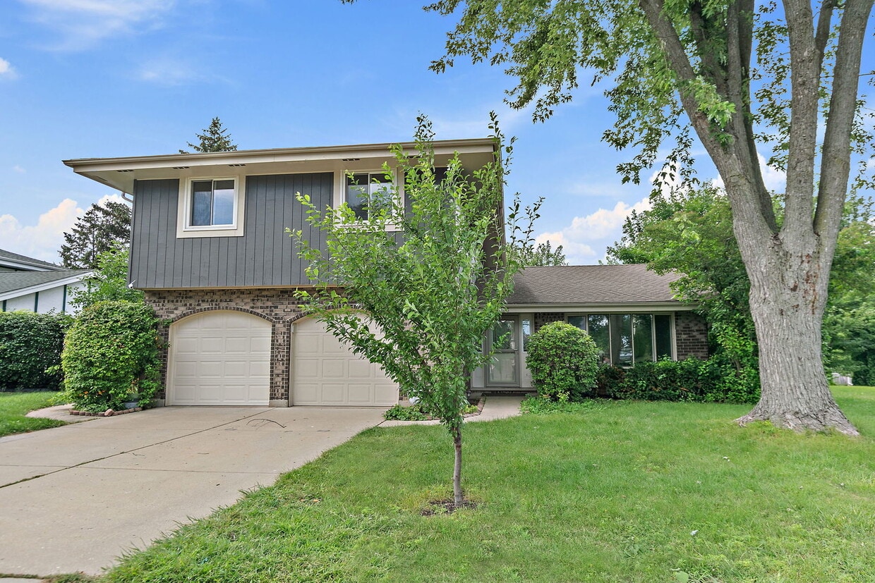 Foto principal - 1126 Tiverton Ct