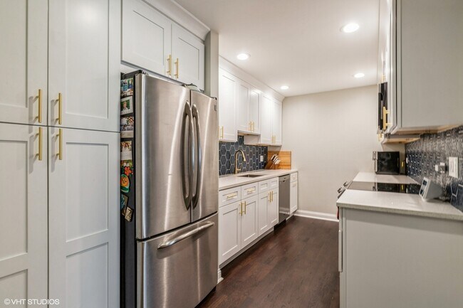 Foto del edificio - 400 Ascot Dr