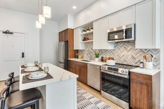 Building Photo - Epicurean