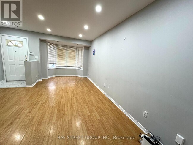 Building Photo - 19 Rosebank Dr