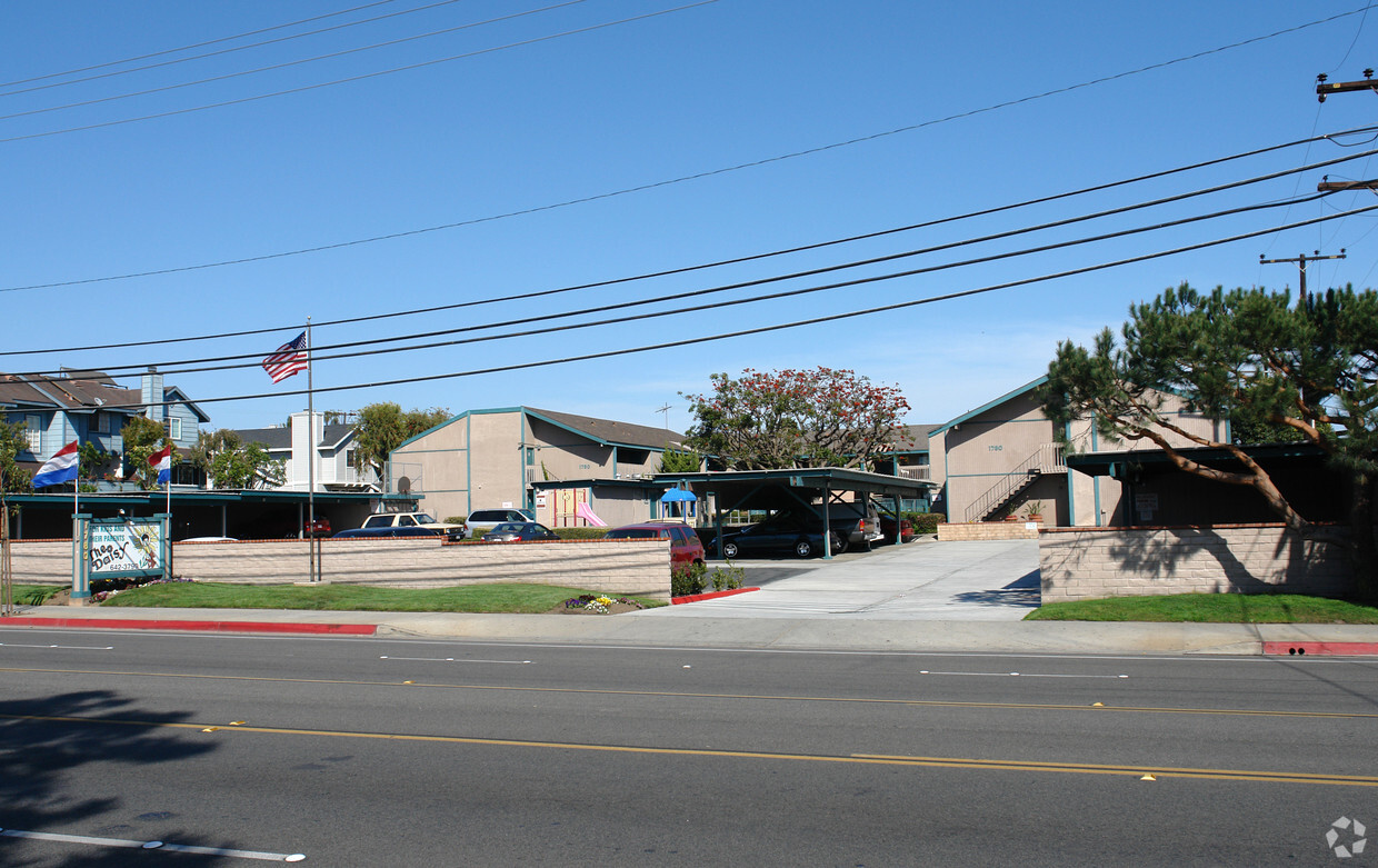 Primary Photo - Sunset Bay I Apartments