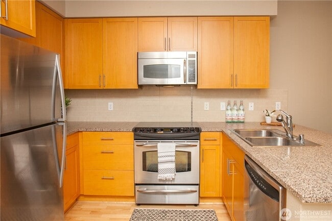 Building Photo - Harbor Square Condominium