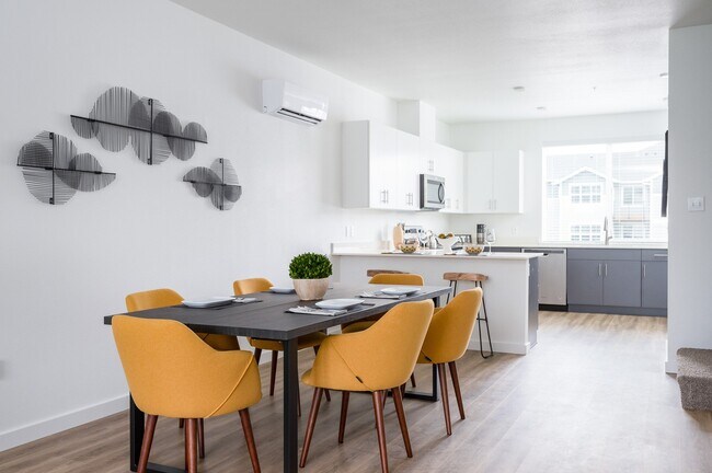 Timberview Oregon City | Casa adosada de 3 habitaciones con comedor - Timberview Apartments