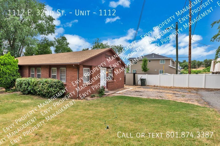 Primary Photo - Pet Friendly 2 Bed - 1 Bath Duplex Near We...