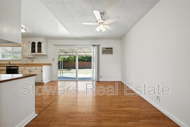 Building Photo - 7284 Brighton Dr