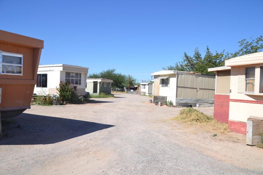 Foto principal - Mobile Home Park - 8 Spaces