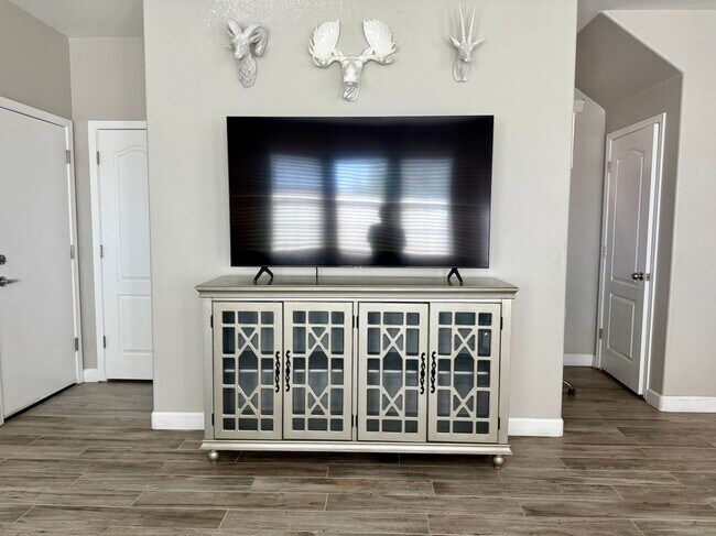 Foto del edificio - 3708 E Kerry Ln