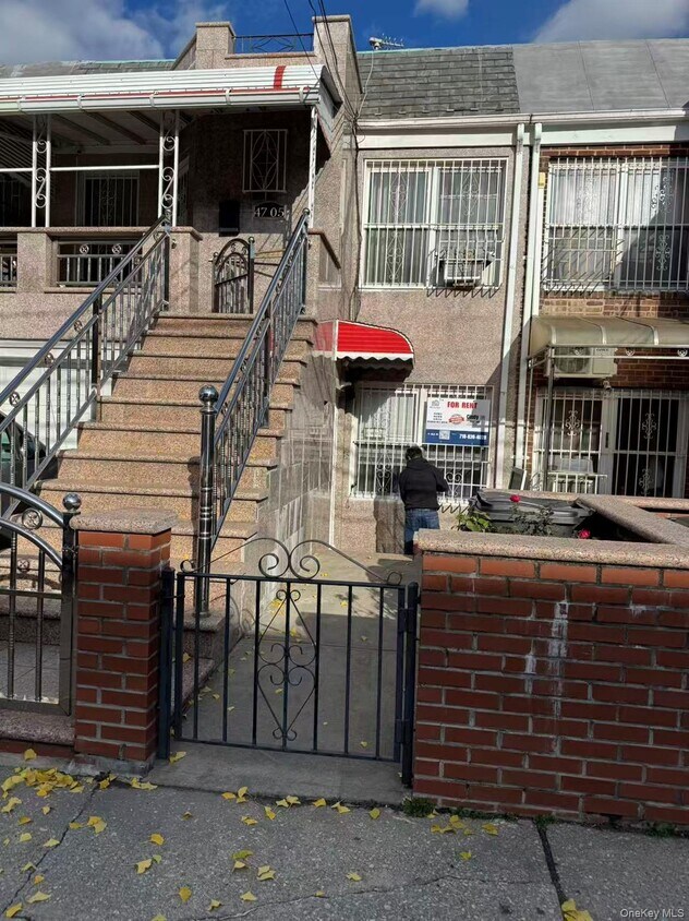 Primary Photo - 47-05 90th St