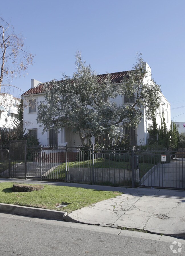 Foto del edificio - 164-170 S Catalina St