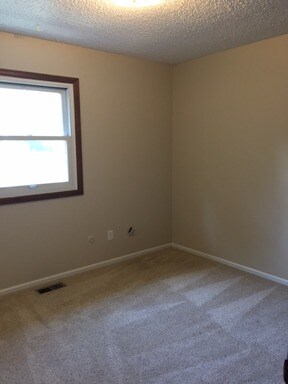 Building Photo - 19 Benthaven Pl