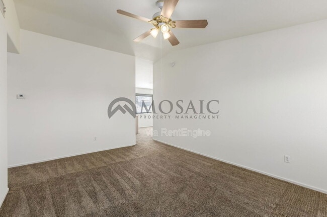 Foto del edificio - 703 W Hess Ave