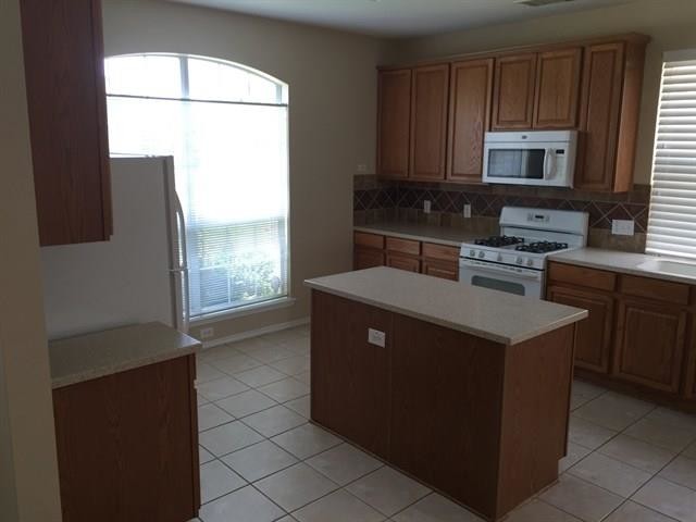 Building Photo - 712 Vallejo Dr
