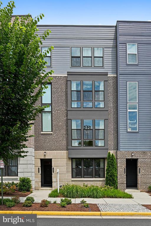 Foto del edificio - 13342 Arrowbrook Centre Dr