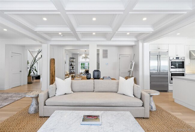 Foto del edificio - 17 Bayview Rd N