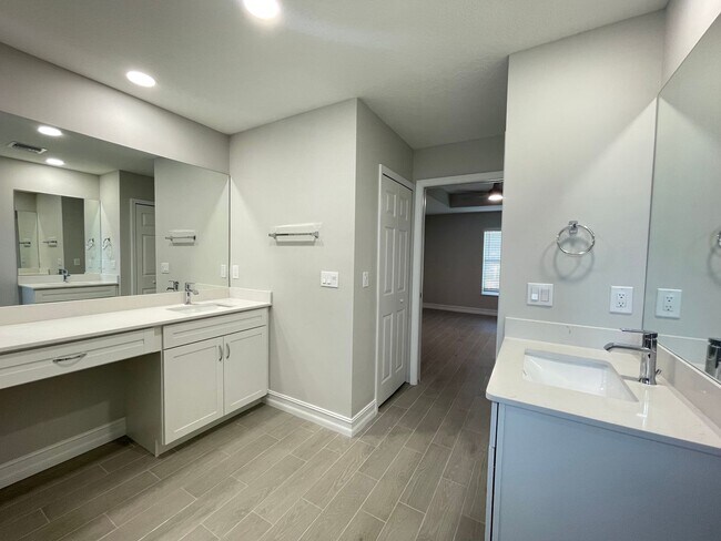 Building Photo - COMING SOON - 4/2.5/2  Home off of California Blvd.