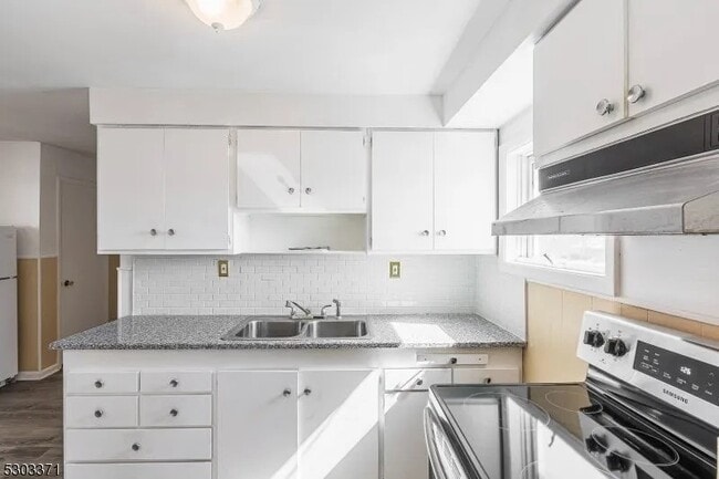 Building Photo - 26 Schooleys Mountain Rd