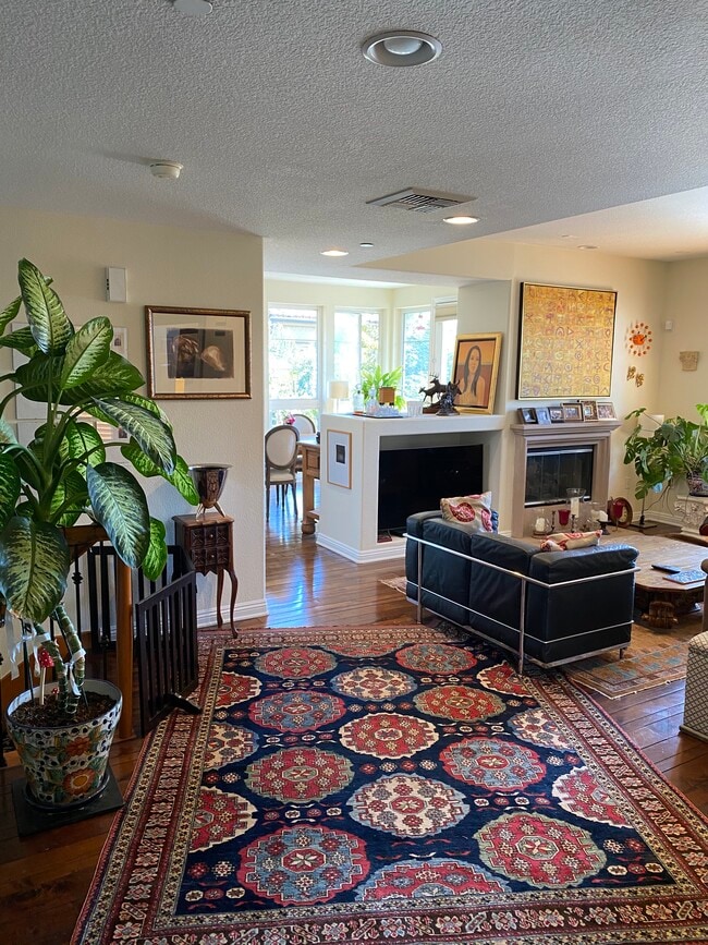 Building Photo - 5831 Seawalk Dr