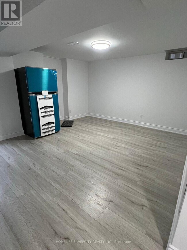 Building Photo - 109 Monteith Crescent