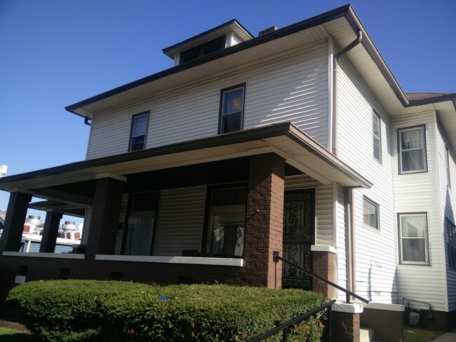Building Photo - 1109 Laurel St