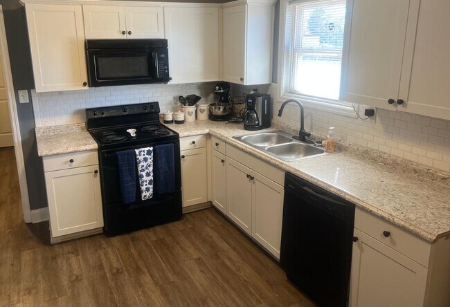 Building Photo - 2922 Nighthawk Dr