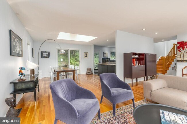 Foto del edificio - 3122 Brooklawn Terrace