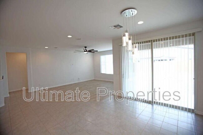 Foto del edificio - 25976 W Louise Dr