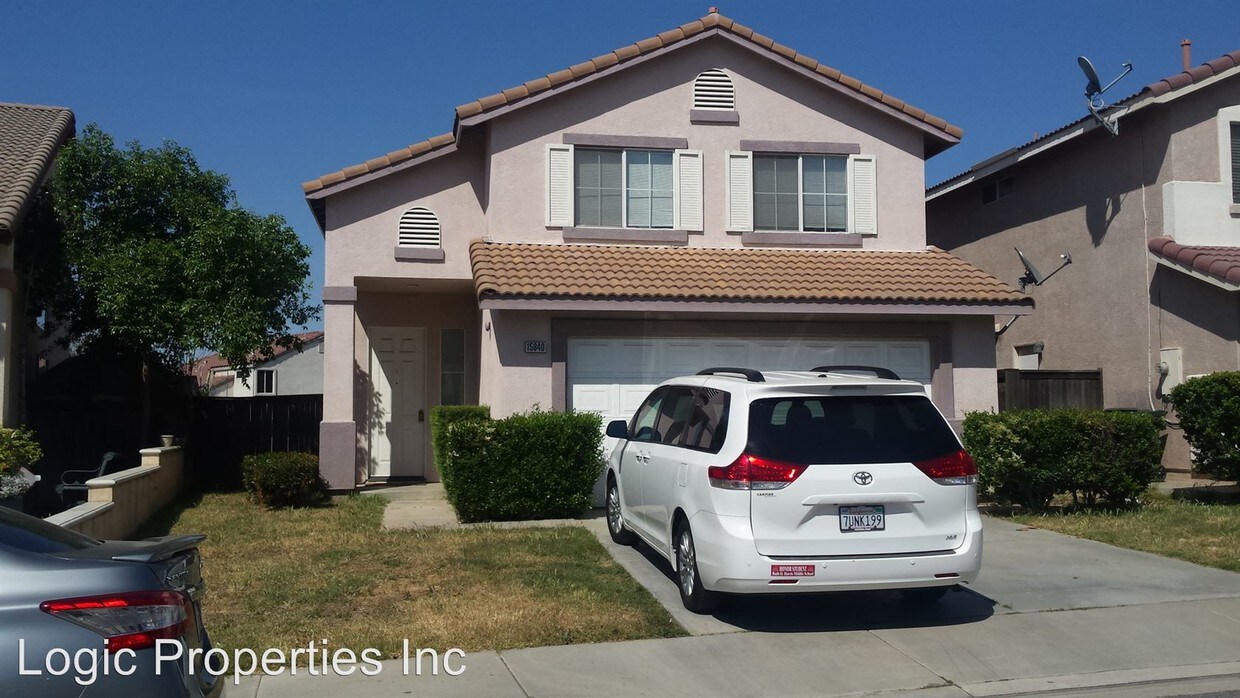 Foto principal - 3 br, 2.5 bath House - 15840 Flamingo Drive