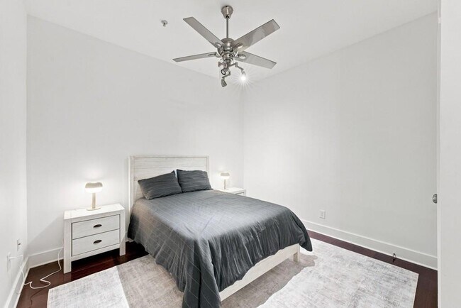 Foto del edificio - 200 N Highland Ave NE