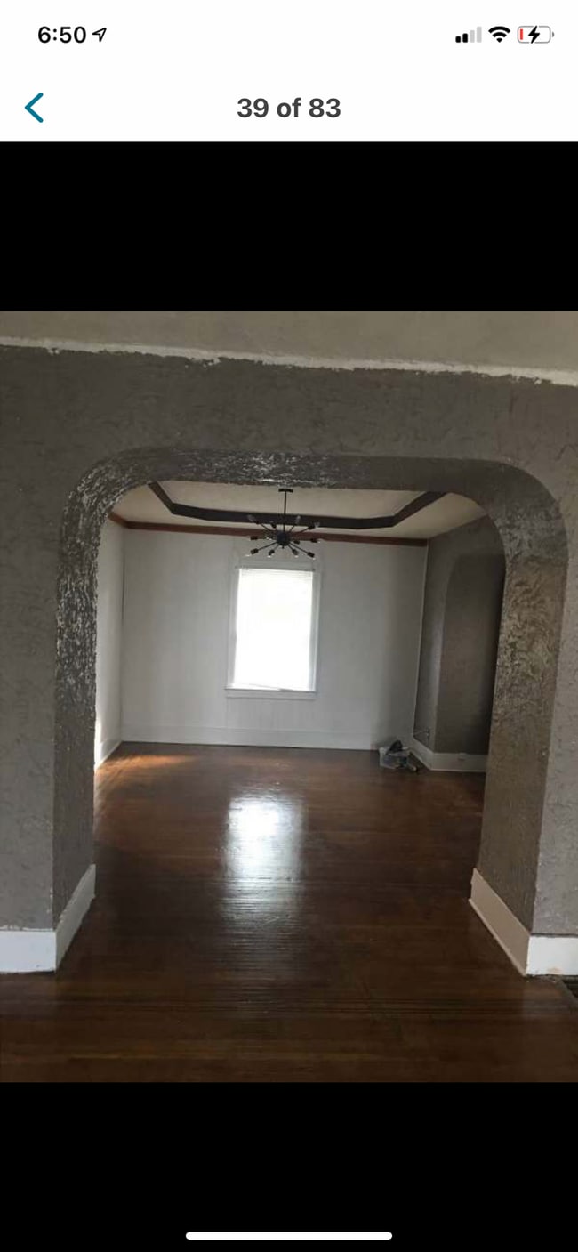 Dinner room - 2122 W Gaulbert Ave