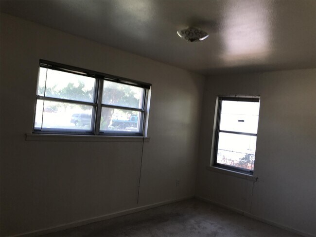 Foto del edificio - 4220 Idlewood Dr