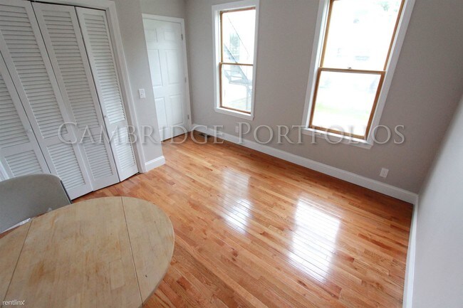 Foto del edificio - 3 br, 2 bath  - 259 Park St