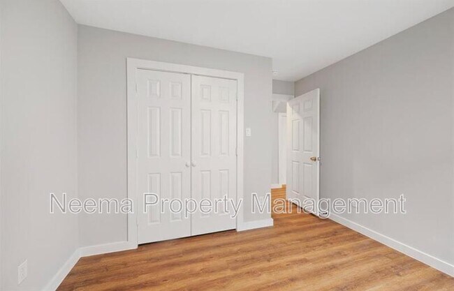 Foto del edificio - 8715 Bertwood St