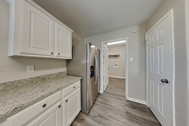 Foto del edificio - 7203 Towering Pine Ln