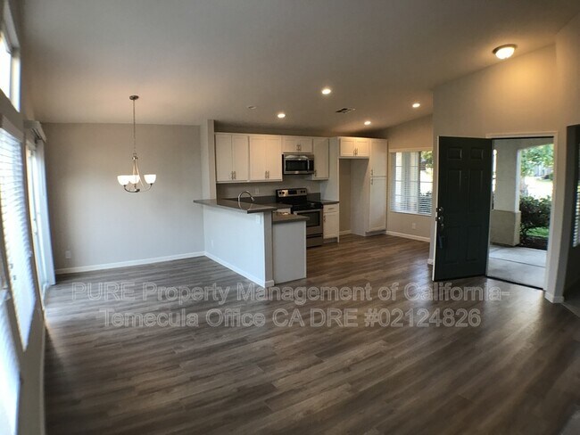 Building Photo - 32428 Enriqueta Cir