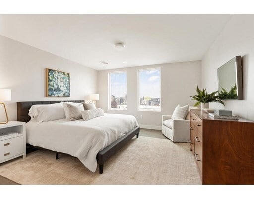 Building Photo - 398 Cambridge St