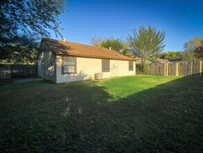 Building Photo - 17406 Bullis Gap Dr