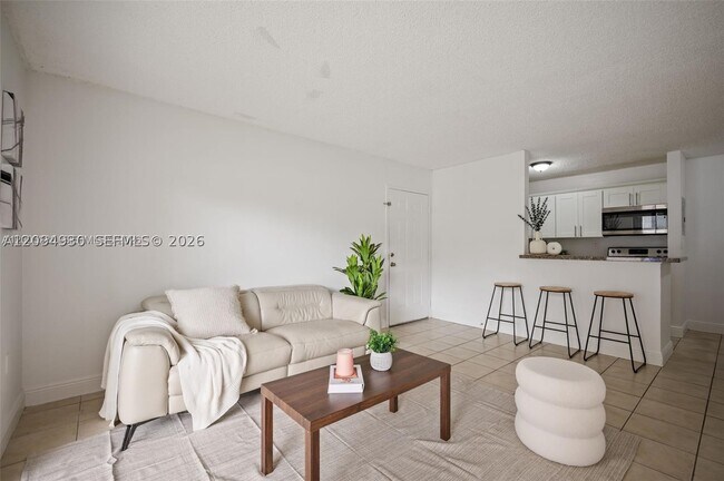 Foto del edificio - 7195 NW 179th St