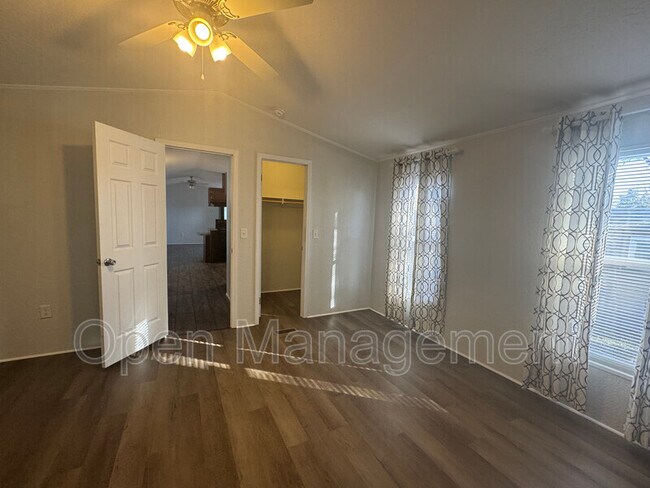 Foto del edificio - 8701 NE 107th Pl