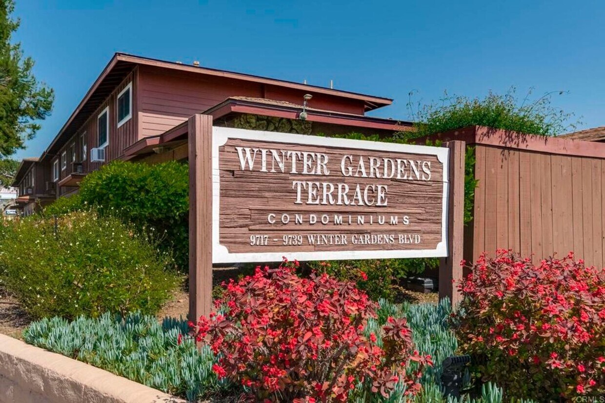 Primary Photo - Stunning 1 Bedroom/1 Bath Condo in Lakeside!