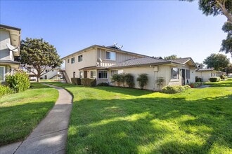 Building Photo - 34842 Starling Dr