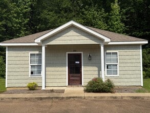 Building Photo - 360 Acadia Lp