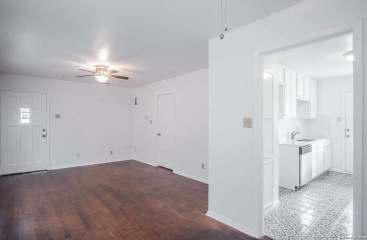 Foto principal - Perfect 3 BD 2 BA home near Alamo Heights ...