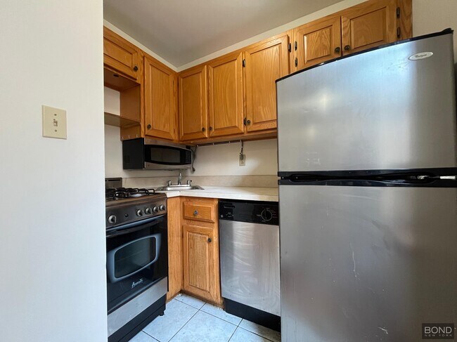 Foto del edificio - 244 W 109th St