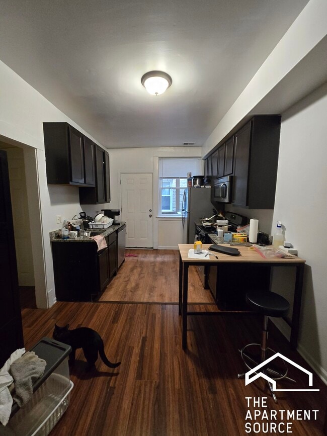 Foto del edificio - 4449 N Hamlin Ave