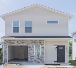 Building Photo - 2817 Emery Dr